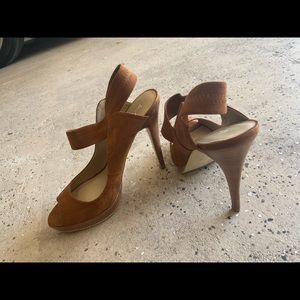 Ladies suede heels